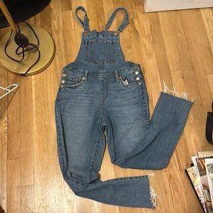 Universal thread cropped overalls